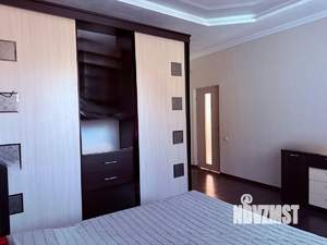 Дом 180м&sup2;, 2-этажный, участок 4 сот.  