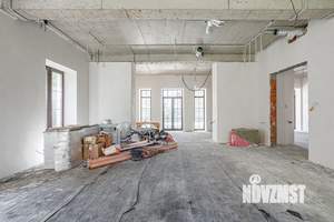 Дом 670м&sup2;, 3-этажный, участок 9 сот.  