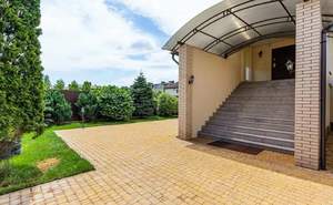 Дом 459м&sup2;, 2-этажный, участок 8 сот.  