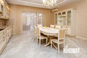 Дом 240м&sup2;, 3-этажный, участок 5 сот.  