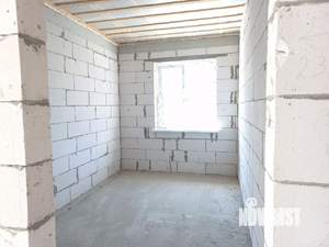 Дом 100м&sup2;, 2-этажный, участок 3 сот.  