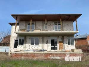 Дом 400м², 3-этажный, участок 8 сот.  