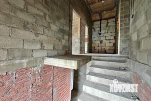 Дом 176м&sup2;, 2-этажный, участок 4 сот.  