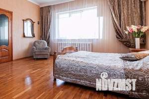 Дом 263м&sup2;, 1-этажный, участок 3 сот.  