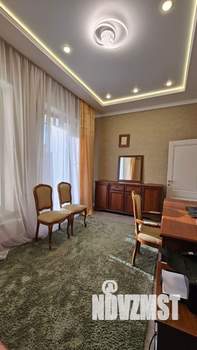 Дом 241м², 3-этажный, участок 4 сот.  