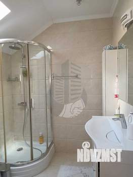 Дом 240м&sup2;, 2-этажный, участок 4 сот.  