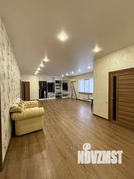 Дом 564м&sup2;, 2-этажный, участок 817 сот.  