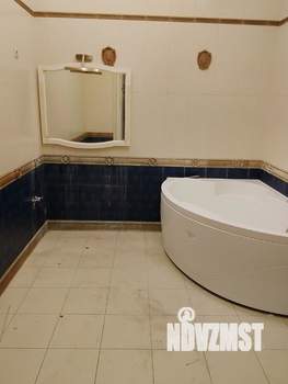 Дом 353м&sup2;, 3-этажный, участок 4 сот.  