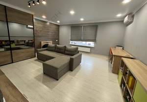 Дом 340м&sup2;, 3-этажный, участок 4 сот.  