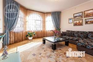 Дом 471м², 3-этажный, участок 10 сот.  