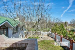 Дом 700м², 2-этажный, участок 10 сот.  