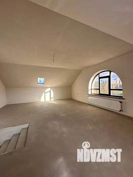 Коттедж 385м&sup2;, 3-этажный, участок 10 сот.  