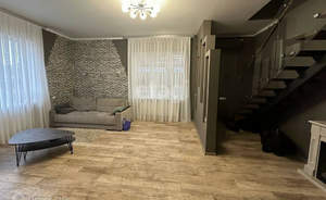 Дом 220м&sup2;, 2-этажный, участок 6 сот.  