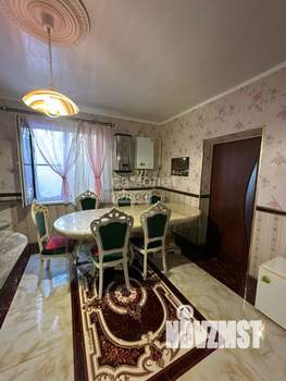 Дом 217м&sup2;, 3-этажный, участок 4 сот.  