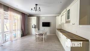 Дом 130м&sup2;, 2-этажный, участок 3 сот.  