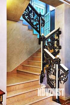 Дом 860м&sup2;, 2-этажный, участок 45 сот.  