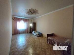 Дом 353м², 3-этажный, участок 4 сот.  