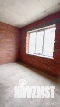 Дом 180м², 3-этажный, участок 5 сот.  