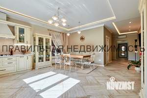 Дом 313м&sup2;, 2-этажный, участок 8 сот.  