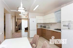 Дом 165м&sup2;, 2-этажный, участок 3 сот.  