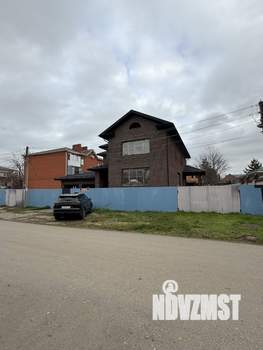 Дом 380м&sup2;, 3-этажный, участок 10 сот.  