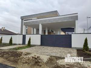 Дом 230м&sup2;, 2-этажный, участок 4 сот.  