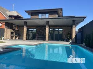 Дом 303м&sup2;, 2-этажный, участок 6 сот.  