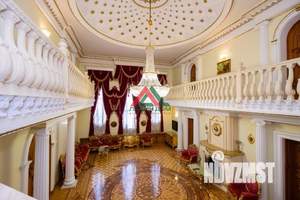 Дом 663м&sup2;, 2-этажный, участок 9 сот.  