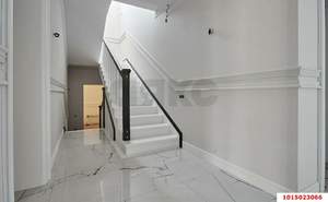 Дом 800м&sup2;, 3-этажный, участок 15 сот.  