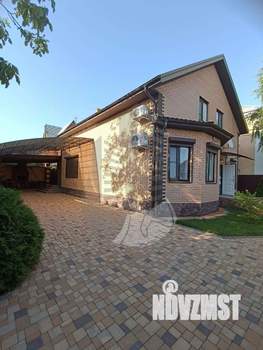 Дом 240м&sup2;, 2-этажный, участок 4 сот.  