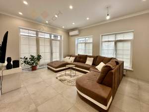 Дом 216м&sup2;, 2-этажный, участок 8 сот.  