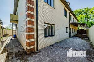 Дом 545м², 2-этажный, участок 6 сот.  