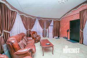 Дом 349м&sup2;, 3-этажный, участок 8 сот.  