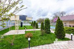 Дом 304м&sup2;, 2-этажный, участок 10 сот.  