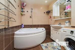 Дом 184м², 2-этажный, участок 9 сот.  