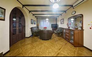 Дом 374м&sup2;, 3-этажный, участок 4 сот.  