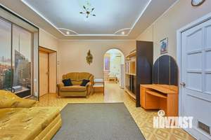 Дом 315м², 3-этажный, участок 7 сот.  