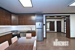 Дом 94м&sup2;, 2-этажный, участок 5 сот.  