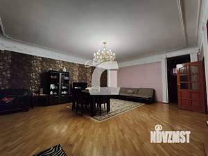 Дом 296м², 2-этажный, участок 5 сот.  