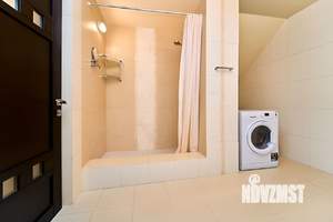 Дом 230м&sup2;, 2-этажный, участок 9 сот.  