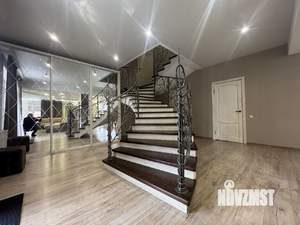 Дом 296м&sup2;, 2-этажный, участок 7 сот.  