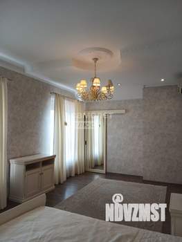 Дом 180м&sup2;, 2-этажный, участок 4 сот.  