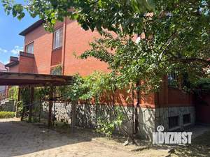 Дом 377м&sup2;, 3-этажный, участок 8 сот.  