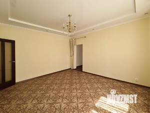 Дом 117м&sup2;, 3-этажный, участок 1 сот.  