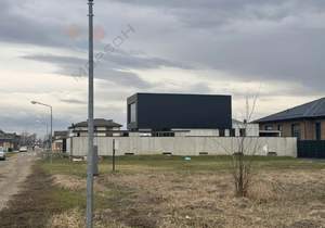 Дом 190м&sup2;, 2-этажный, участок 4 сот.  