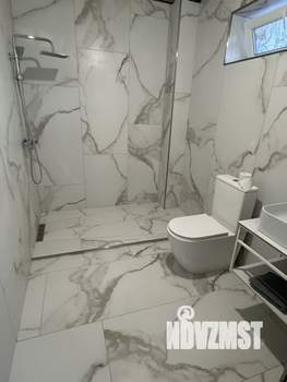 Дом 270м&sup2;, 3-этажный, участок 6 сот.  