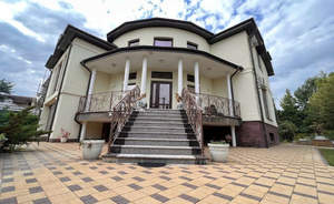 Дом 400м&sup2;, 2-этажный, участок 10 сот.  