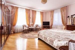 Дом 471м², 3-этажный, участок 10 сот.  