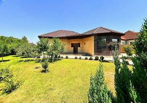 Дом 180м&sup2;, 1-этажный, участок 10 сот.  