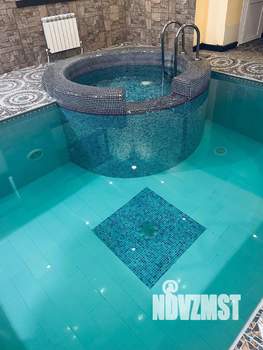 Дом 389м&sup2;, 3-этажный, участок 7 сот.  